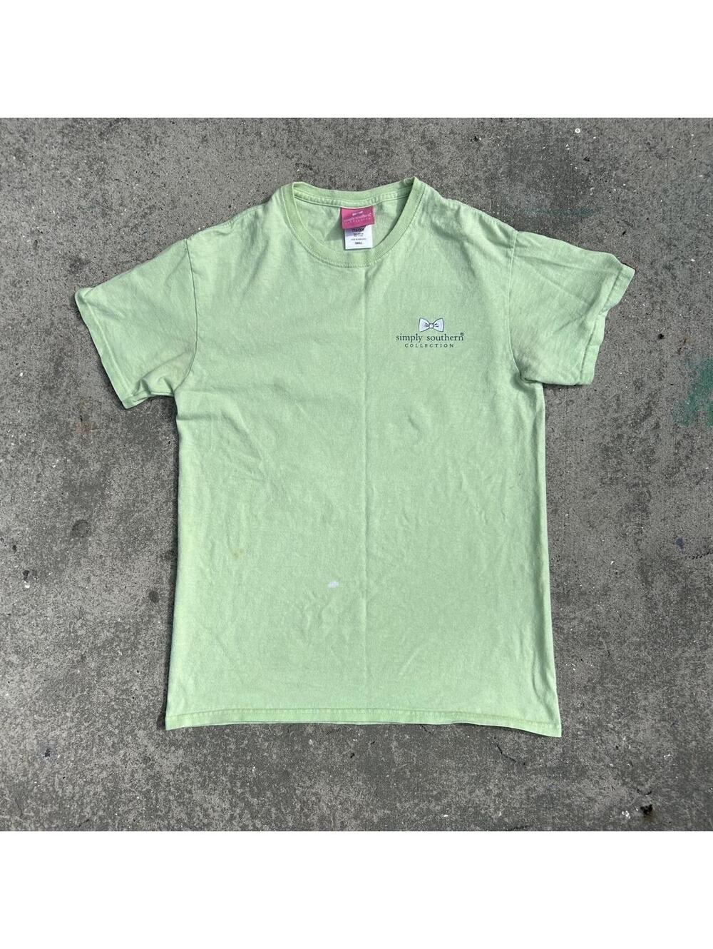 Simply Southern green cotton t-shirt with pink flamingos in a jeep graphic, size
